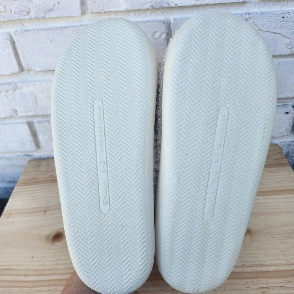 Kids Smiley Face Fuzzy Slippers Size‎ S (5–6) Cream Yellow